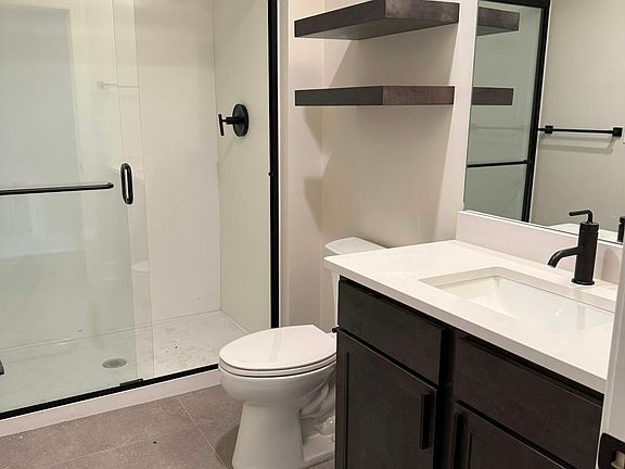 4th image of 106 E Erie St #2B