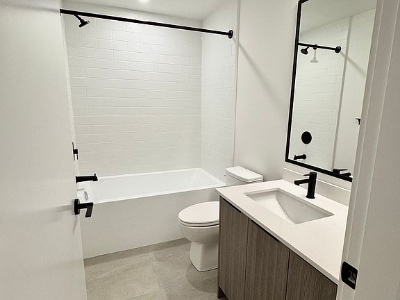 5th image of 111 Buller St #102