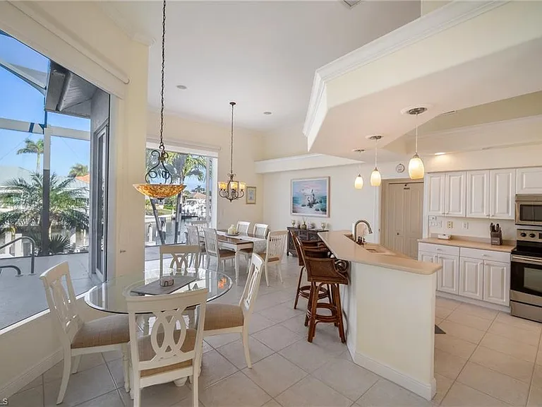 409 Waterleaf Ct — Photo 6