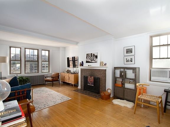 3rd image of 302 W 12th St APT 14A
