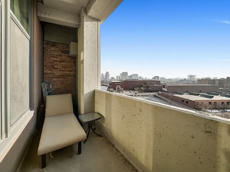 900 N Kingsbury St #800 — Photo 8