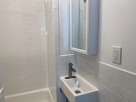 Rented by Highline Residential | media 33