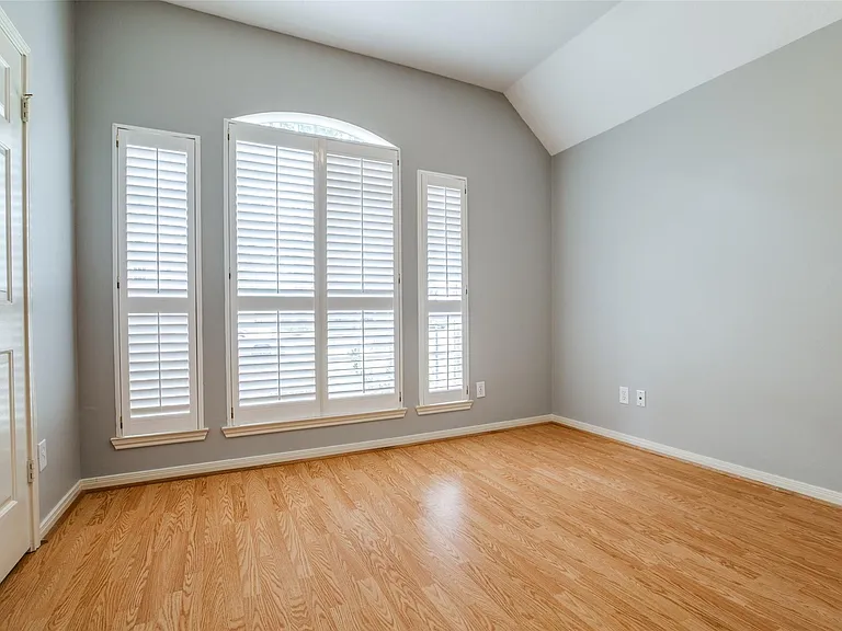 9331 Rodgers Rd — Photo 21