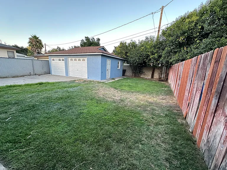 4159 Harrison St — Photo 16