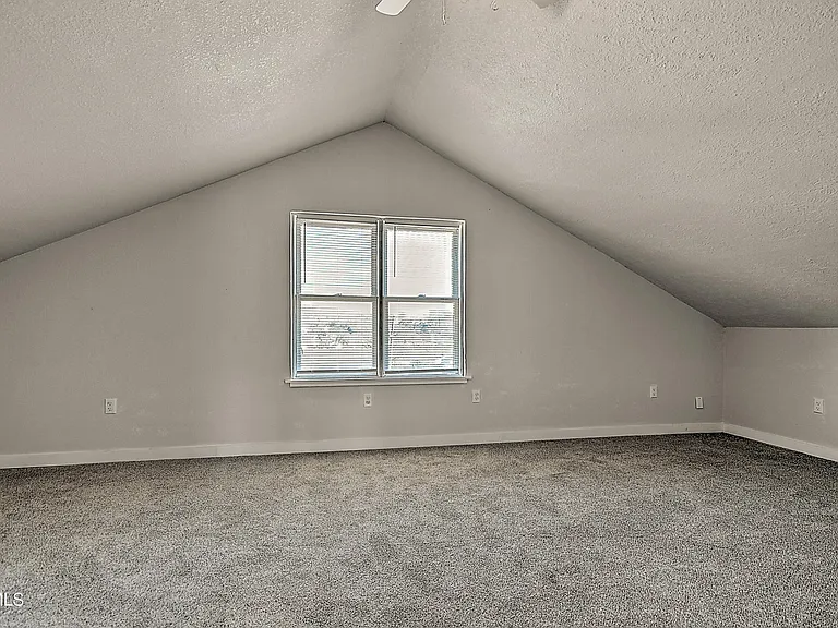 488 Virgil Ave — Photo 23