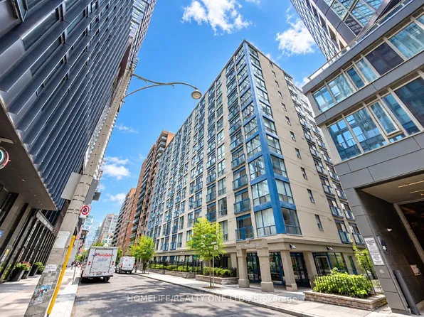 75 Dalhousie St #206, Toronto, ON M5B 2R9