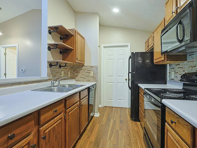 6635 Brigham Sq #7 — Photo 8
