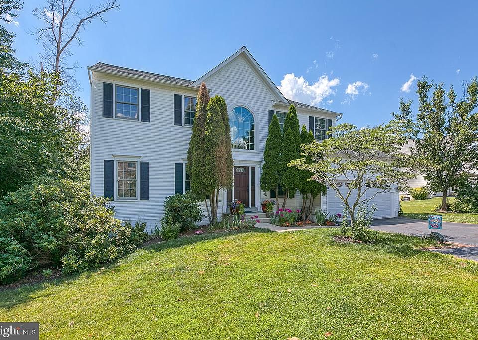 1st image of 26 Neville Ct