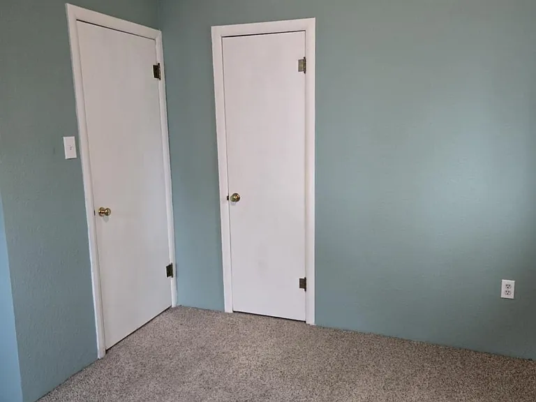704 S Cedar St — Photo 17