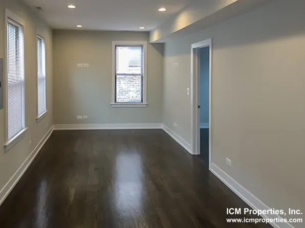 2315 N Southport Ave, Chicago, IL