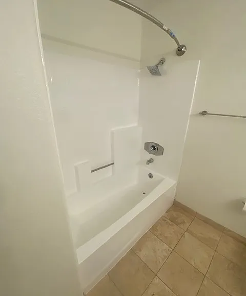 404 W 4th St #4 — Photo 30