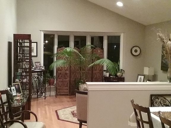 Entrance to Dining/Living Rm