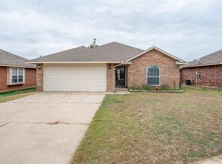 4405 Apple Blossom Cir, Moore, OK 73160