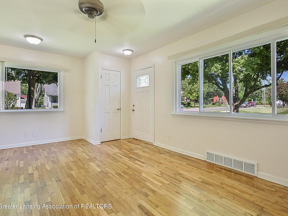 4th image of 1217 Westmoreland Ave
