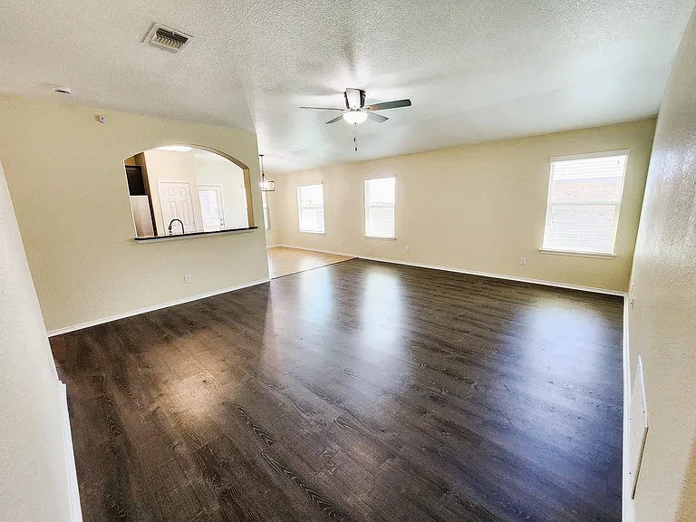 6304 Cool Creek Dr — Photo 5