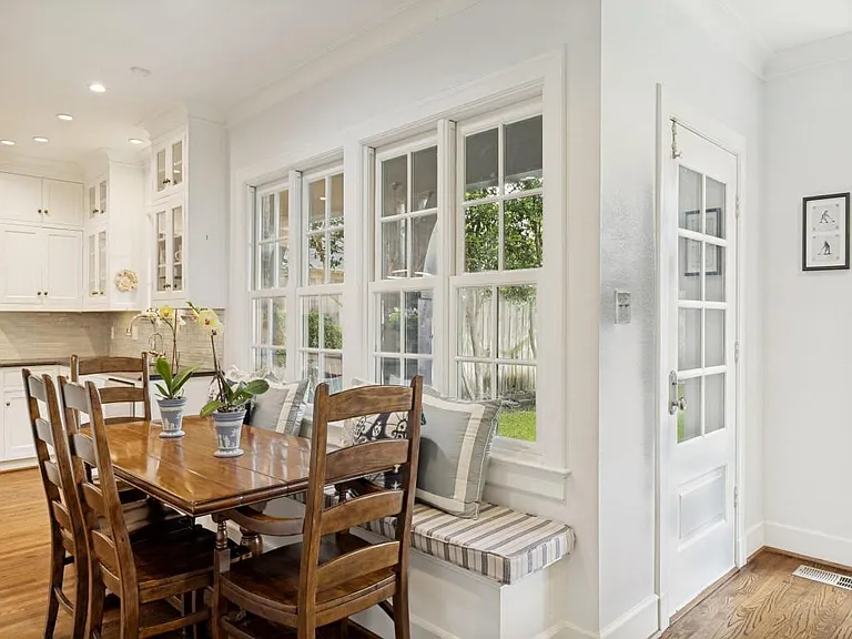 4352 Livingston Ave — Photo 13