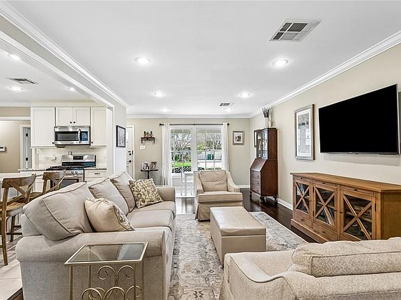 4th image of 3200 Ridgeway Dr