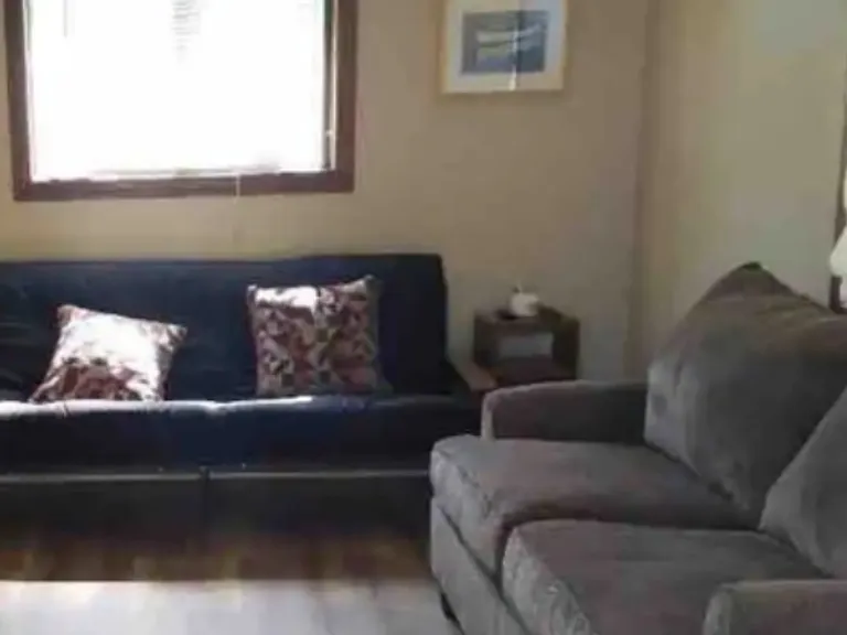 932 Anne St — Photo 5