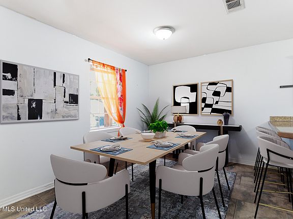 4th image of 2310 Farrell Cir