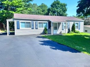 510 Deerwood Rd, Utica, NY 13502