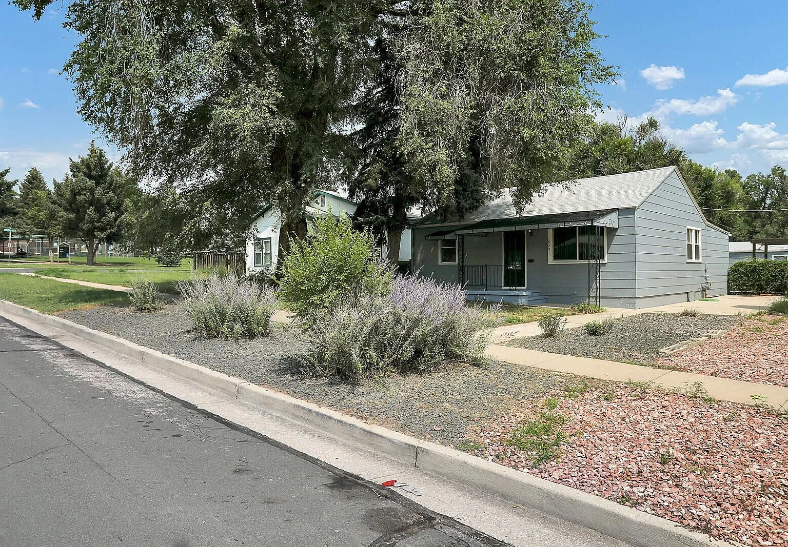 2 bed, 1.0 bath, 1072 sqft, $1,550 — Photo 3