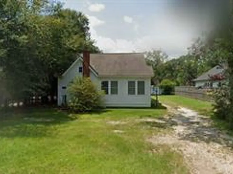 809 E Thomas St — Photo 1