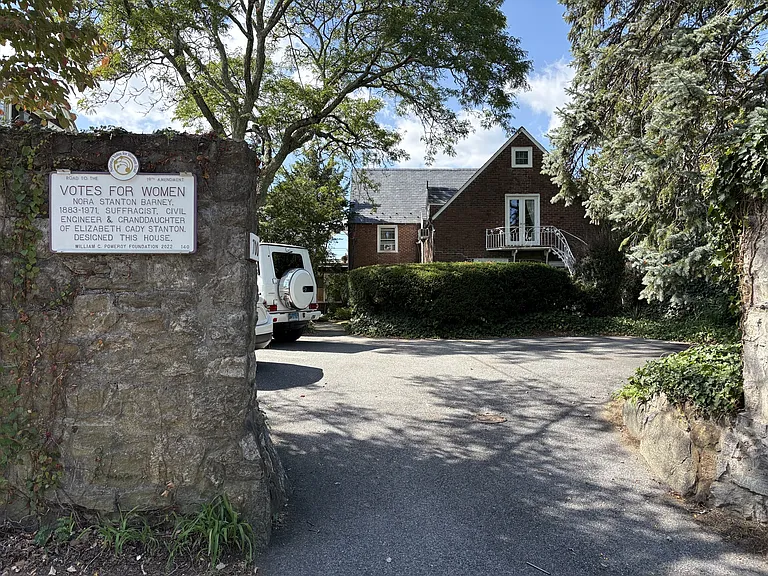 700 Steamboat Rd #2W — Photo 20