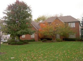 8810 Chateau Dr NW, Pickerington, OH 43147