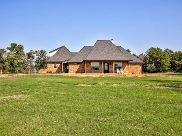 22173 County Road 920, Medford, OK 73759