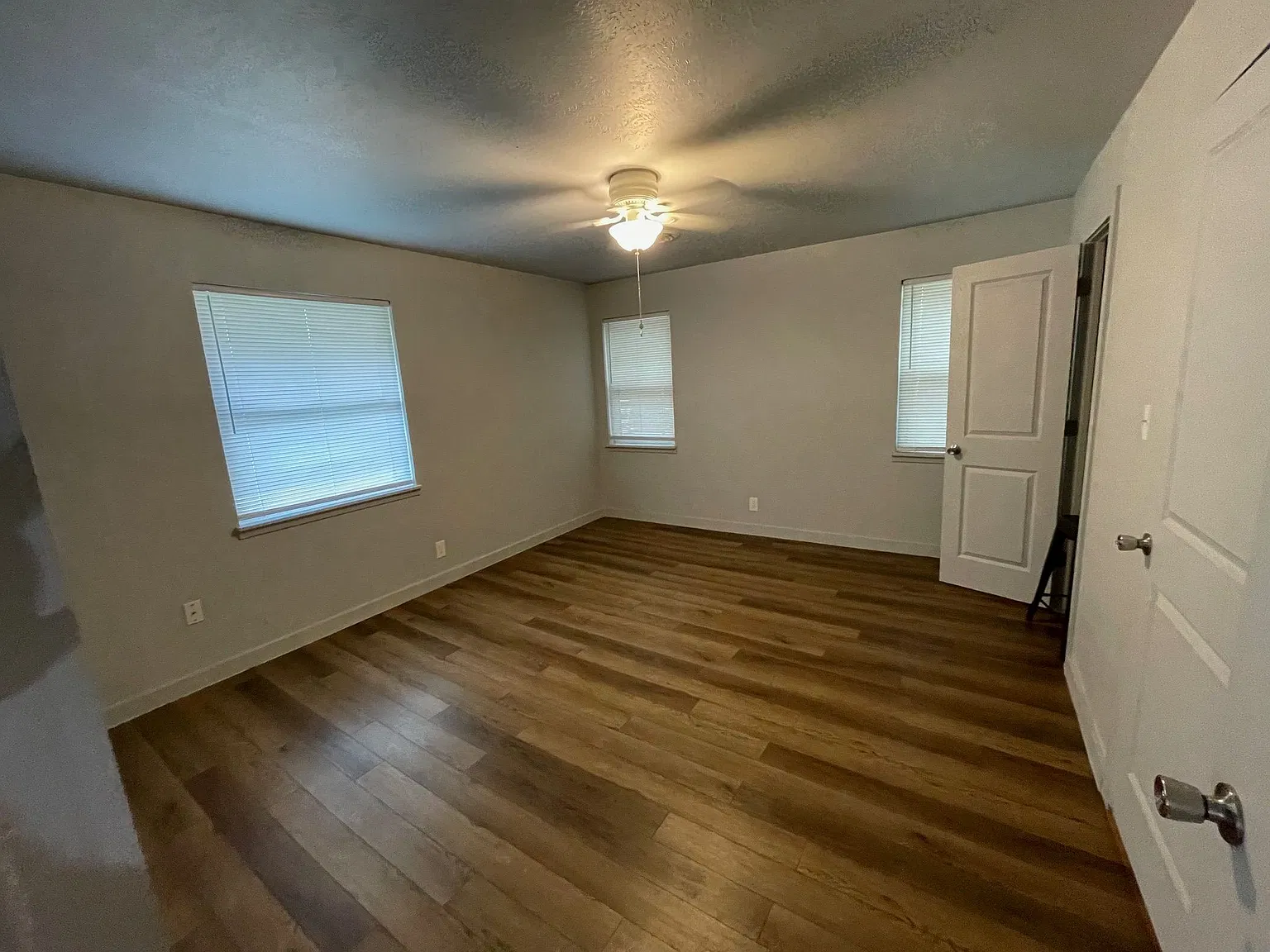 2 bed, 1.0 bath, 850 sqft, $1,350 — Photo 4