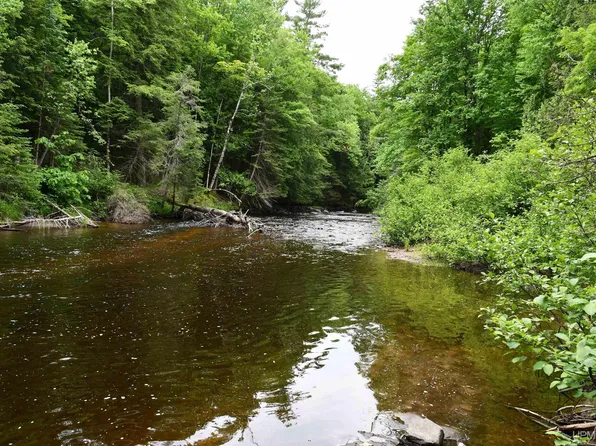 18310 Skanee Rd, Lanse, MI 49946