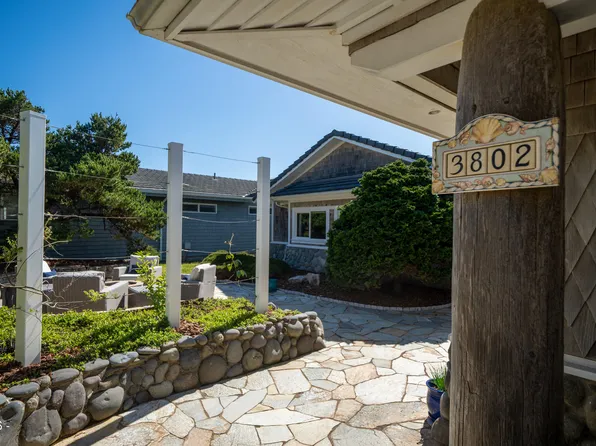 3802 NW Oceania Dr, Waldport, OR 97394