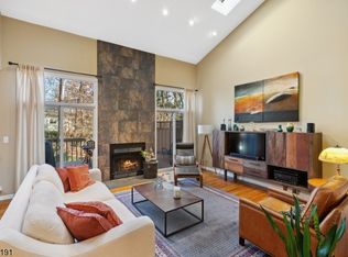 5 Lockley Ct, Mountain Lakes, NJ 07046