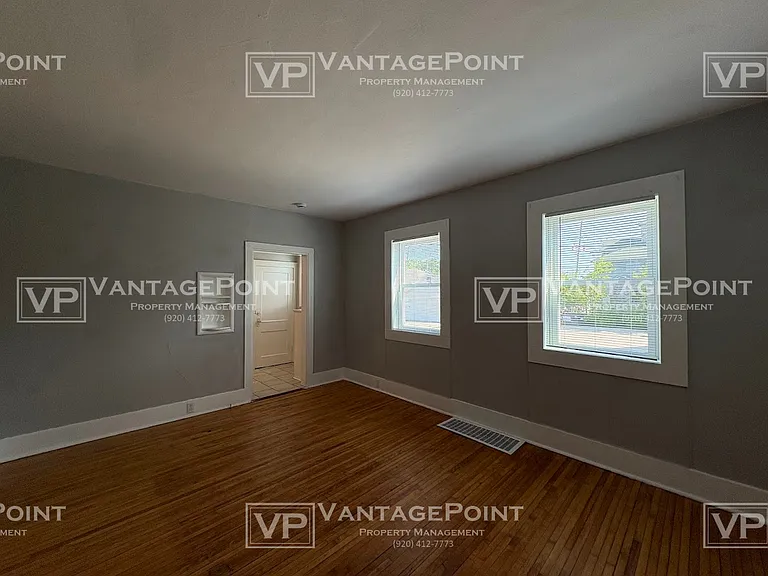 334 S Quincy St — Photo 10