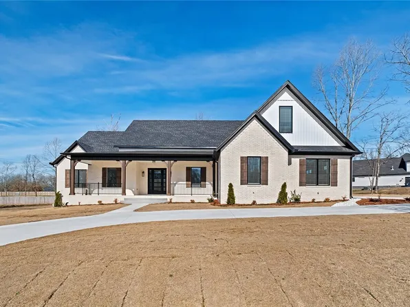 12023 Robinwood Dr, Rogers, AR 72756