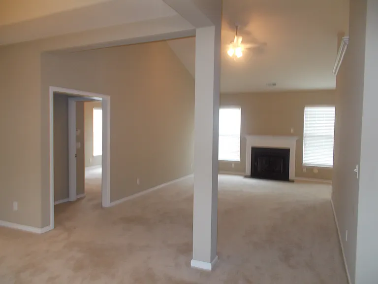 696 Churchill Downs Dr — Photo 8