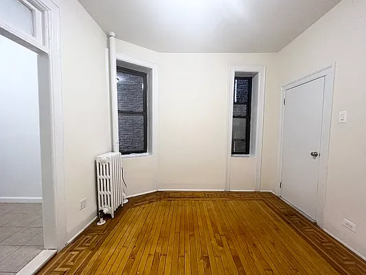 Rented by City Connections Realty | media 8