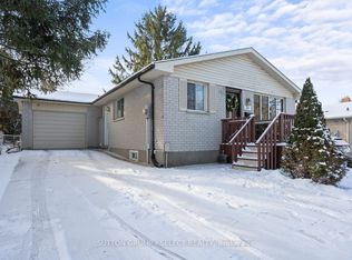 31 Meadowview Rd, London, ON N6J 4E5