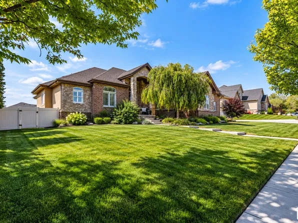 1685 W Prairie Hill Dr, Bluffdale, UT 84065