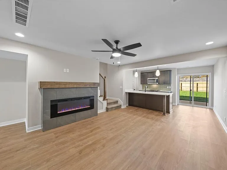 4614 Forest Ave — Photo 3