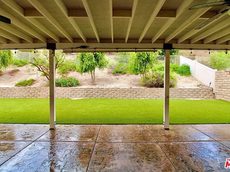 1124 Acapulco Ave — Photo 36