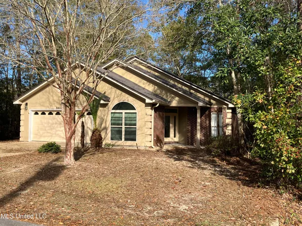 84108 Lola Dr, Diamondhead, MS 39525