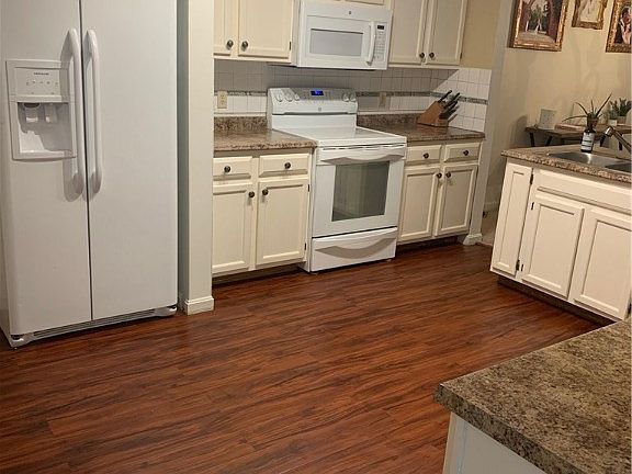 5th image of 1476 Yorktown Dr