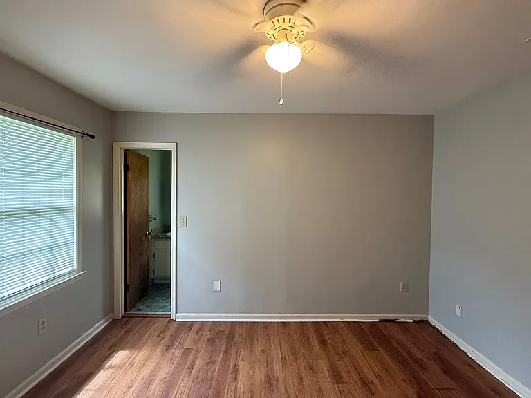 209 Longstreet St — Photo 15
