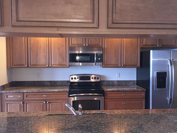5th image of 3205 S Washington Ave Unit 702