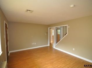 2017 City View Rd, York, PA 17406