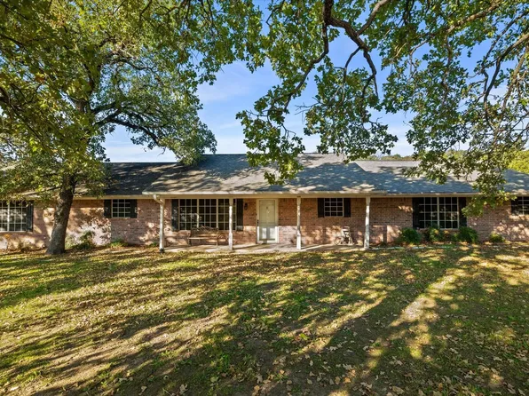 7401 Bursey Rd, North Richland Hills, TX 76182