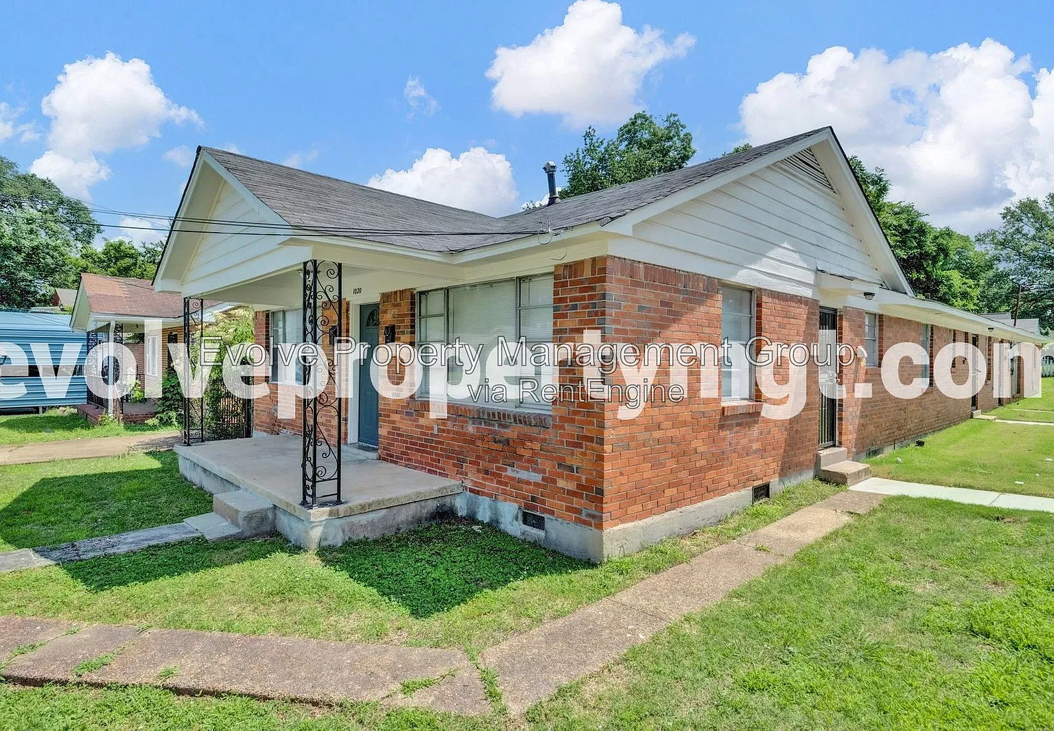 2 bed, 1.0 bath, 921 sqft, $750 — Photo 1