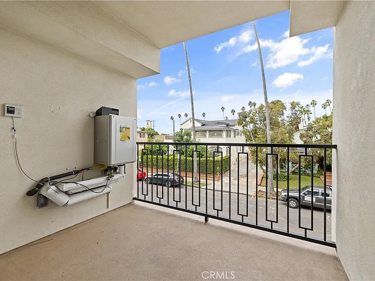 1818 S Norton Ave #310 — Photo 13