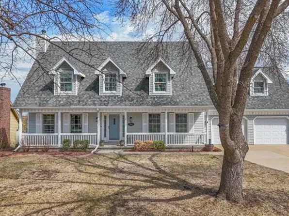 704 S 26th St, West Des Moines, IA 50265
